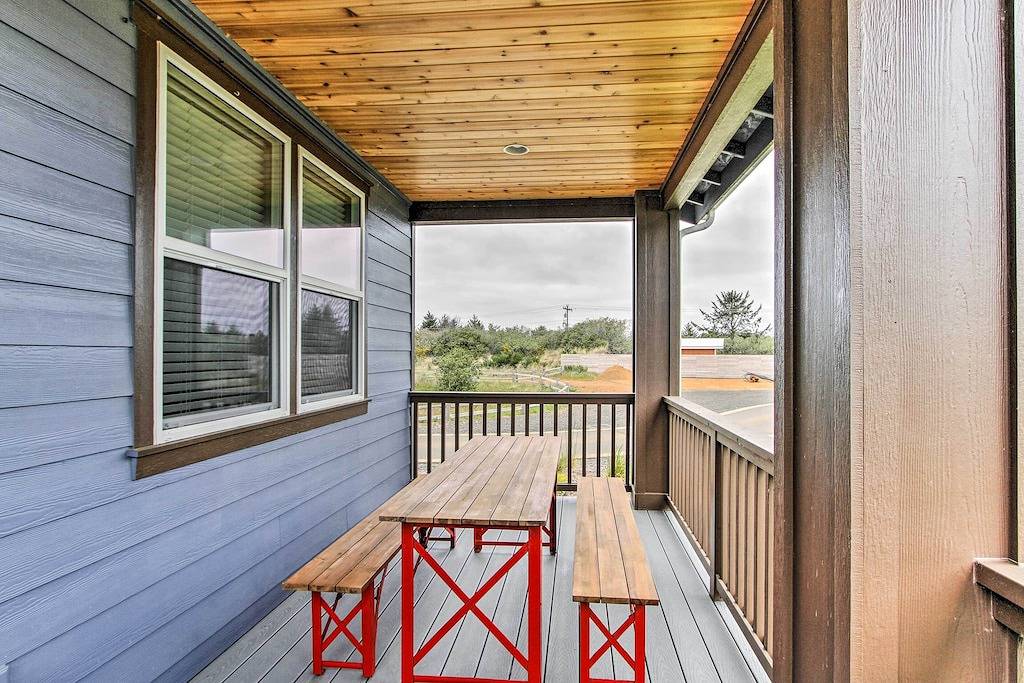 Ocean Shores Home w / Hot Tub - zu Fuß zum Strand, Kanal in Ocean Shores, Grays Harbor County