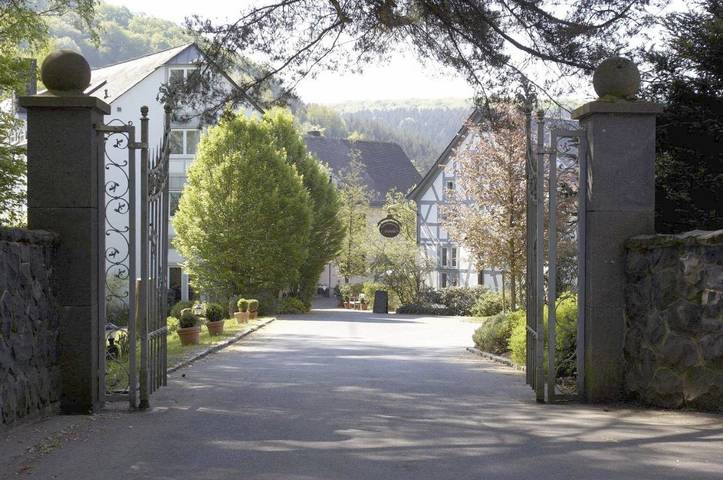 Hôtel pour 2 personnes, avec Terrasse et Jardin ainsi que Piscine et Vue
