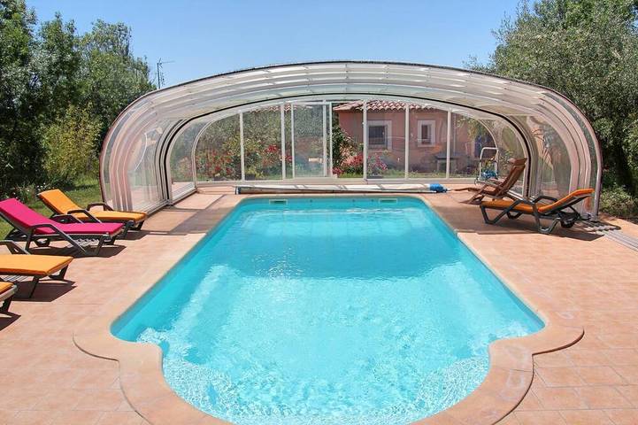 Ferienhaus für 2 Personen, mit Terrasse und Garten sowie Pool
