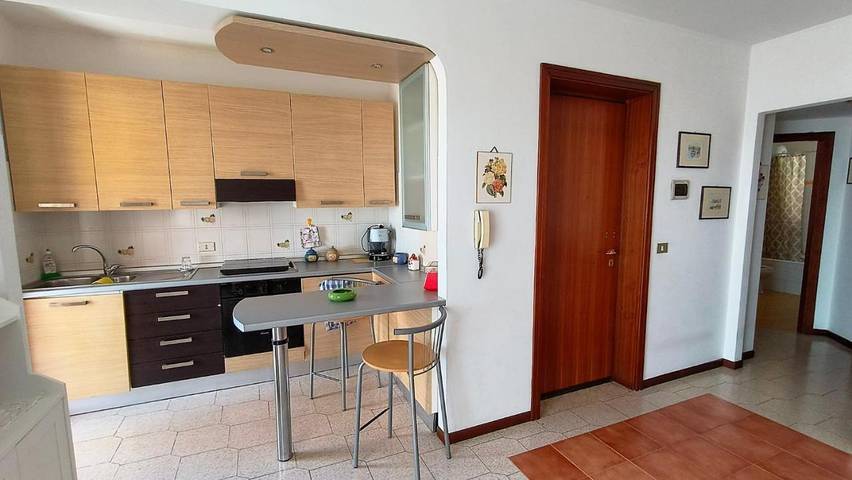 Gîte pour 6 personnes, avec balcon et vue à Alì Terme - 2
