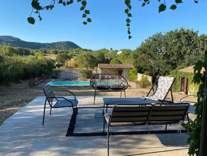 Location de vacances pour 12 personnes, avec jardin et vue ainsi que terrasse et piscine, animaux acceptés à Fons-sur-Lussan - 4