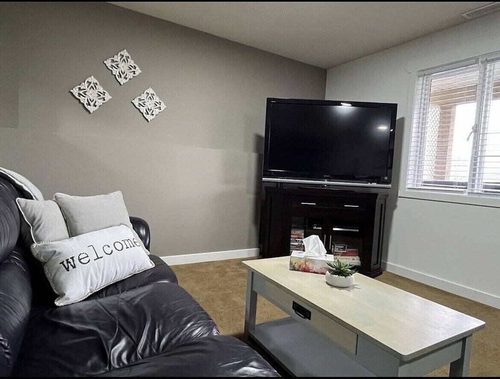 Ganze Wohnung, 20 Klm from Silverstar in Vernon with private Hot Tub in Vernon, Silver Star