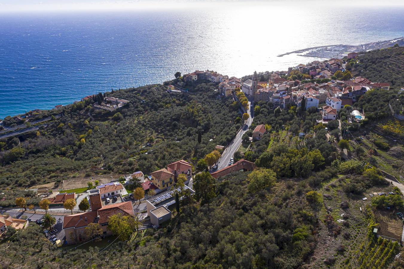 Ganze Ferienwohnung, Ferienwohnung für 4 Personen mit Balkon in Cipressa, Riviera di Ponente