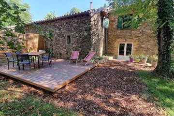 Gîte pour 5 personnes, avec terrasse, animaux acceptés à Paulinet