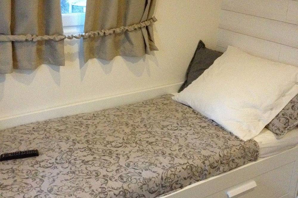 Belle villa Provençale vue mer, jardin 1500 m2 avec spa, 2 à 5 Pers in Carqueiranne, Région de Toulon