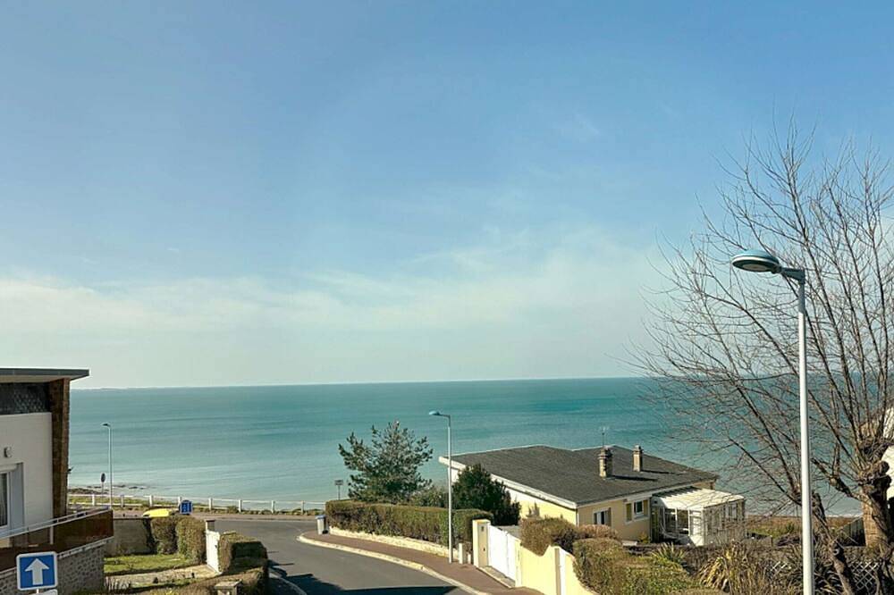 Villa à 150m de la plage avec piscine et Wifi gratuit in Donville-les-Bains, Côte de la Déroute