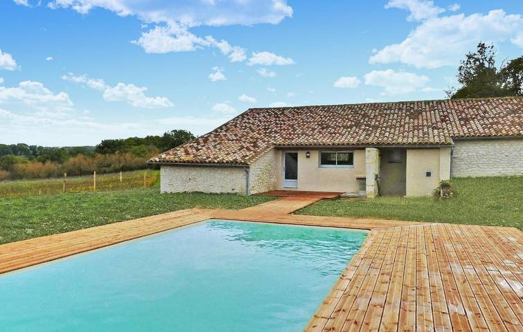 Location de vacances pour 8 personnes, avec Terrasse et Piscine à Saussignac