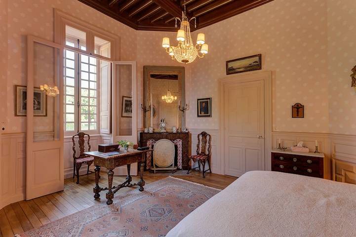 Château de Tocqueville, Tour Privée dans un Château Historique avec conciergerie in Tocqueville, Région de Cherbourg