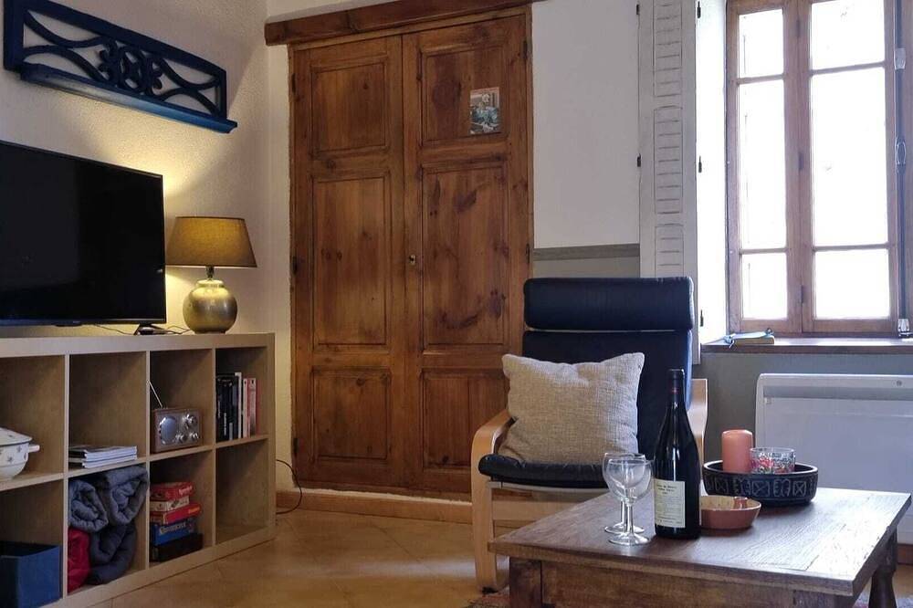 Gîte atmosphérique pour 6 personnes avec poêle à bois in Malvières, Parc Naturel Régional Livradois-Forez