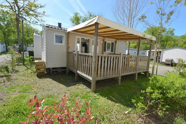 Camping pour 6 personnes, avec Terrasse ainsi que Jardin et Piscine à Capbreton - 2