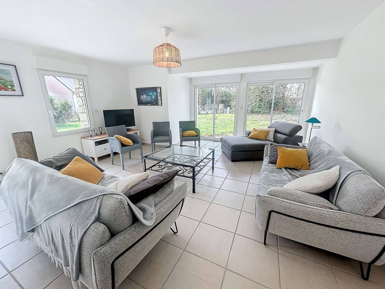 Großes Haus in Strandnähe von Carolles mit Garten, 5 Schlafzimmern, Parkplatz, Wlan, 10 Betten in Carolles, Côte de la Déroute