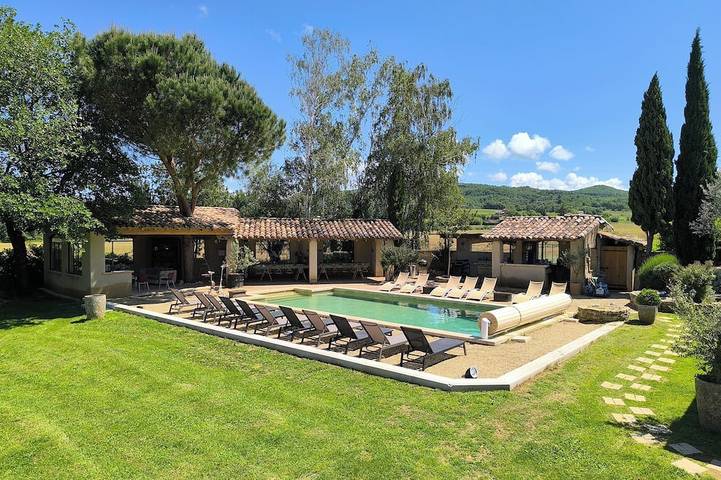 Agriturismo pour 20 personnes, avec jardin et jacuzzi