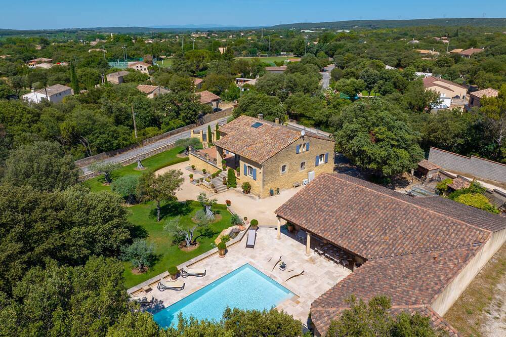 Countryside stone house from the Gard, 11482sqf of land, private pool, quiet in Vers-Pont-du-Gard, Nimes region