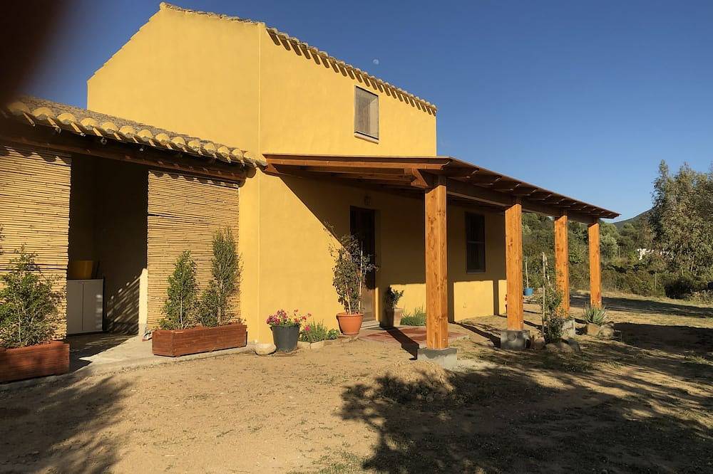 House in the countryside near the sea. Quiet ideal for children. in Teulada, Cagliari Province