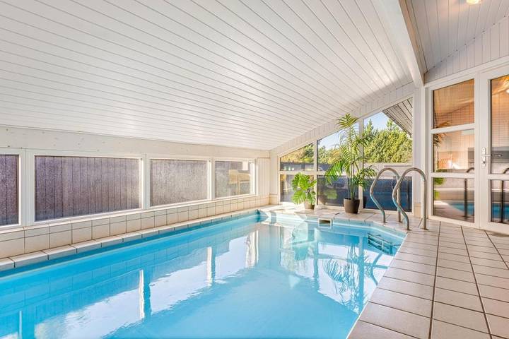 Poolhaus in ungestörter Lage nur 700 m von der Nordsee entfernt in Bjerregård, Holmsland Klit