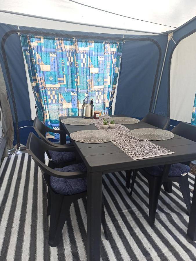 Camping für 4 Personen, mit Terrasse und Garten, mit Haustier in Halbinsel Hel