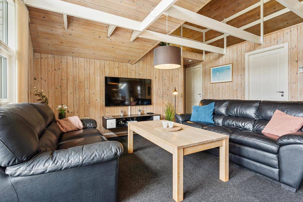 Gemütliches Reetdachhaus mit Sauna auf riesigem Grundstück in Blavand, Varde