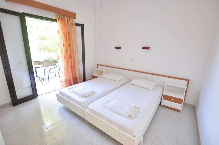 Appart’hôtel pour 2 personnes, avec Balcon et Terrasse ainsi que Jardin et Vue
