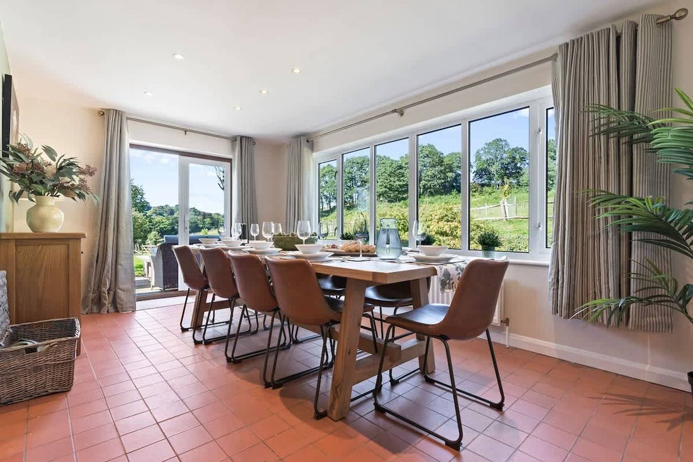 Incredible Countryside Getaway with Tennis Court in Bramley, Surrey