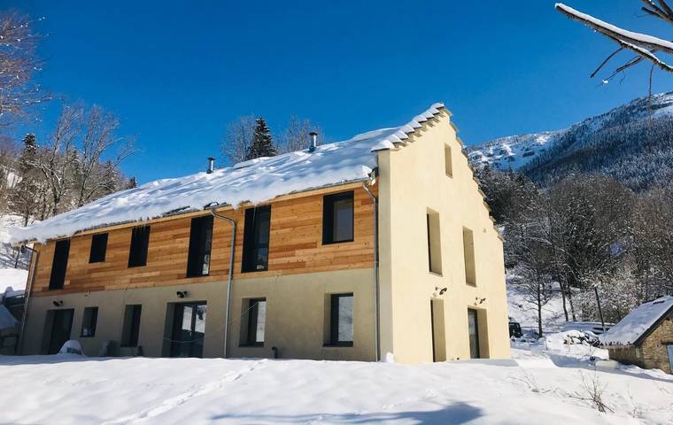 Gîte pour 10 personnes, avec terrasse et jardin - 1