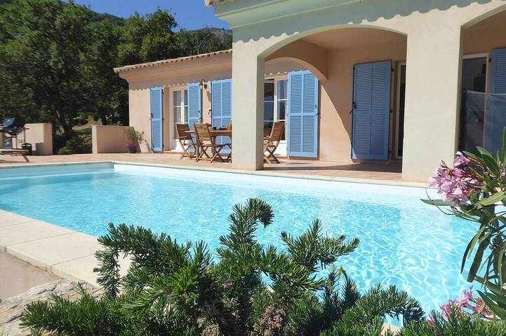 Location de vacances pour 6 personnes, avec Terrasse et Jardin à Cateri