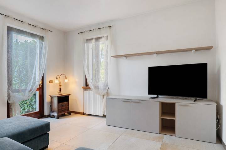 Valpolicella Family House with Private Terrace, Wi-Fi, and Air Conditioning