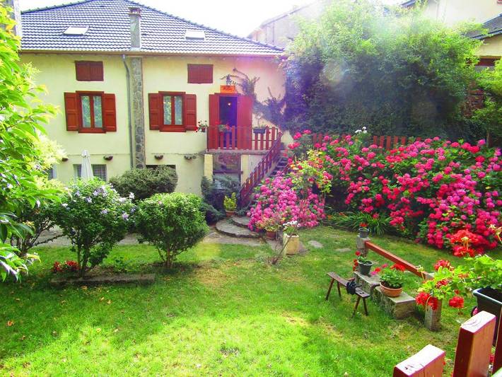 Gîte pour 9 personnes, avec jardin et jacuzzi, adapté aux familles à Château-Verdun (Ariège)