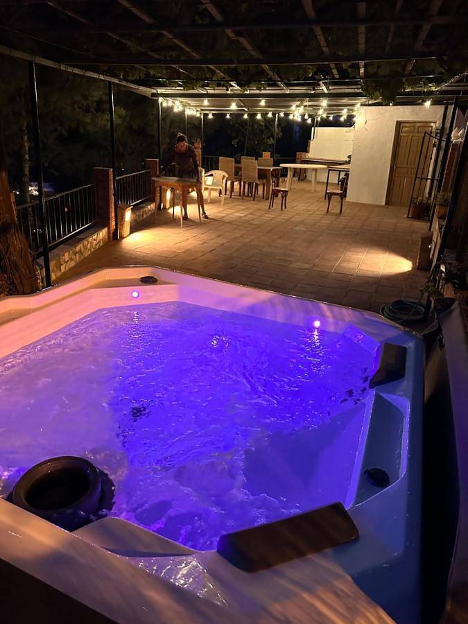 Casa rural para 4 personas, con piscina además de jacuzzi y terraza en Álora - 2