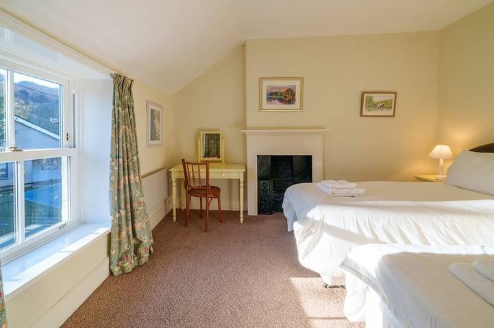 7 Low Glenridding -  With off-street parking in Glenridding, Lake District