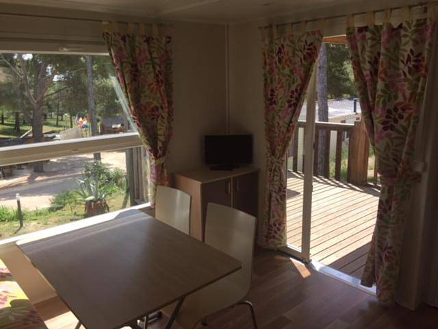 Location de vacances pour 4 personnes, avec terrasse ainsi que piscine et vue à Salses-le-Château - 2