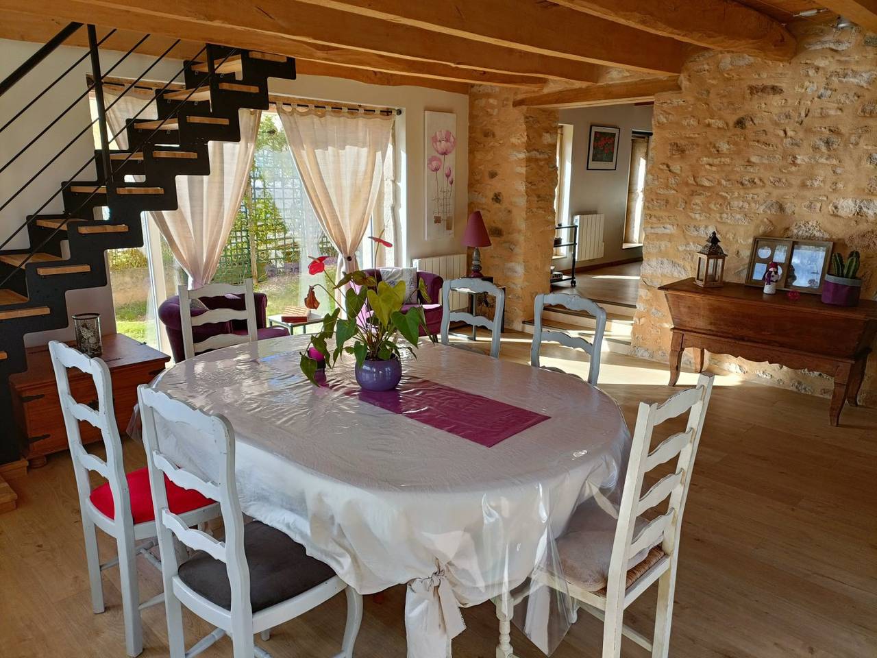 Maison du Champ, au calme, très belle vue. in Baron (Saône-et-Loire), Région de Charolles