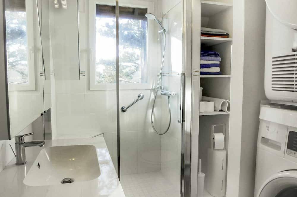 Entire apartment, Nice apartment for 4 people with Wifi, Tv, balcony and panoramic view in Benerville-sur-Mer, Lisieux region