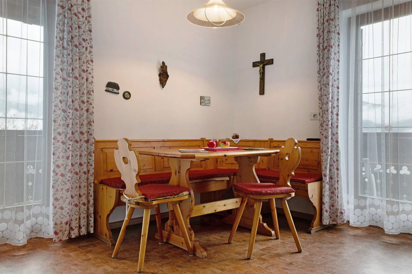 Appartement entier, Appartement "Groß" avec vue sur les montagnes, jardin partagé et Wi-Fi in Velturno, Dolomiti Superski