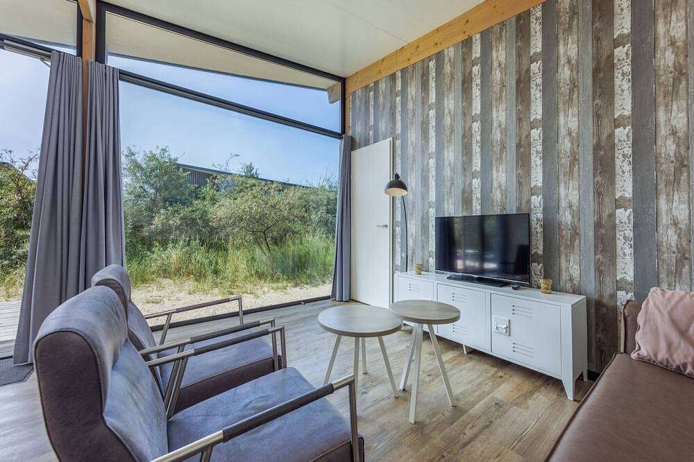 Modern toevluchtsoord bij de duinen in Overveen, Nationaal Park Zuid-Kennemerland