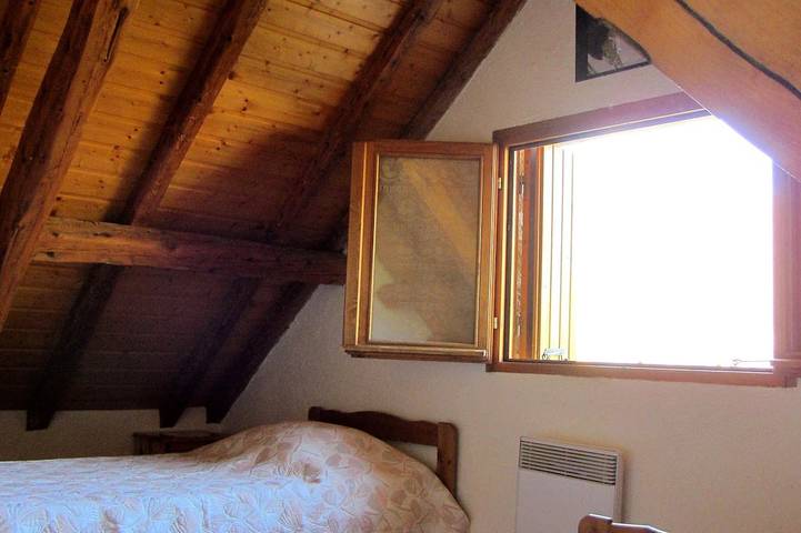 Gîte pour 5 personnes, avec jardin et balcon à La Roche-des-Arnauds - 4