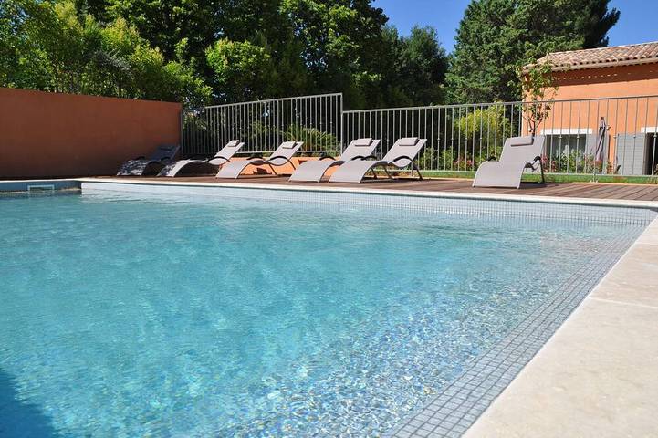 Gîte pour 4 personnes, avec Piscine