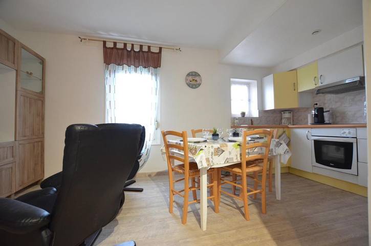 Gîte pour 4 personnes, avec vue et jardin, animaux acceptés dans Office De Tourisme De Vittel - 3