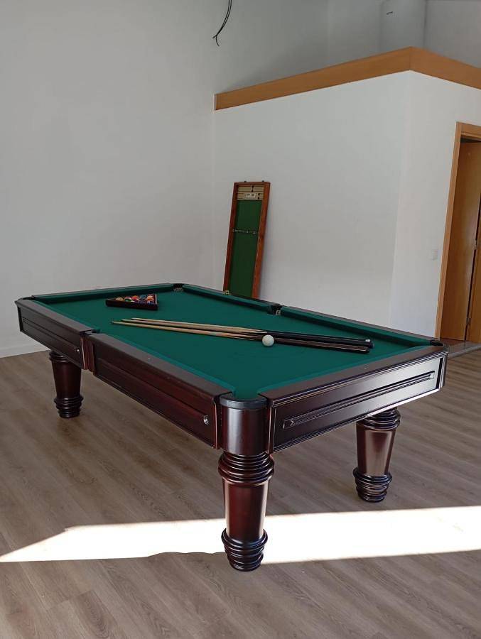 Four-Bedroom House in Santiago da Guarda, Leiria distrito