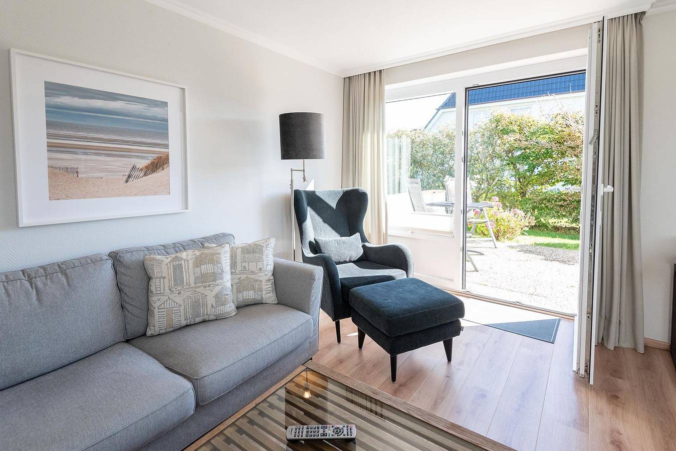 Ganze Wohnung, Hochwertige und strandnahe 2-Zimmer-Ferienwohnung mit ca. 65 m² für 2 Personen in Wenningstedt, Sylt