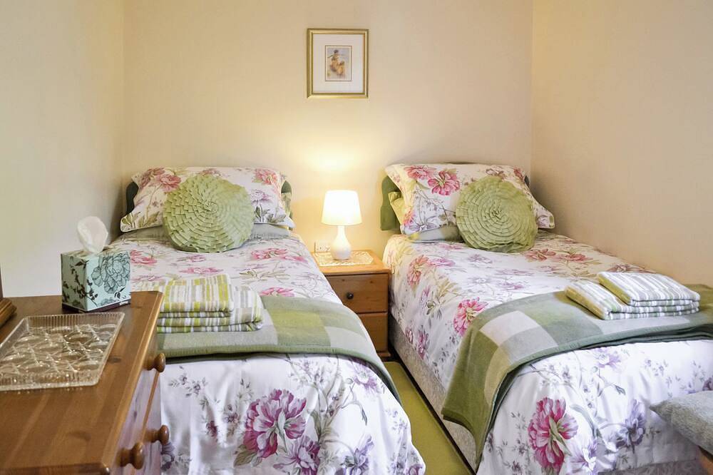 Daisy's Cottage Annexe in Niton and Whitwell, Isle of Wight