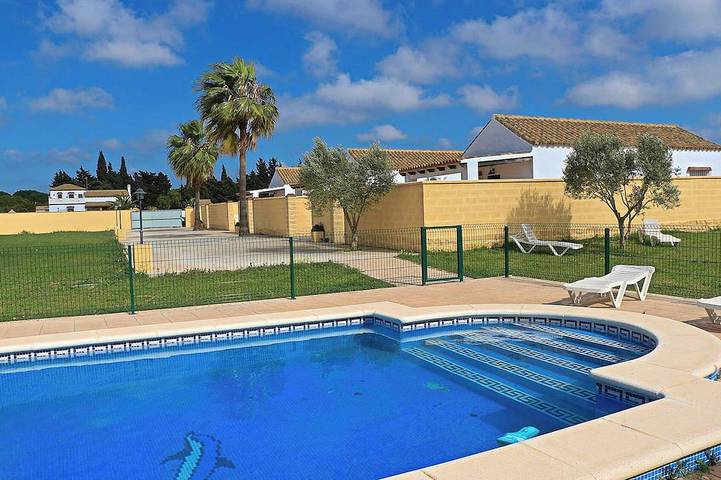 Bungalow für 4 Personen, mit Garten und Pool in Conil de la Frontera