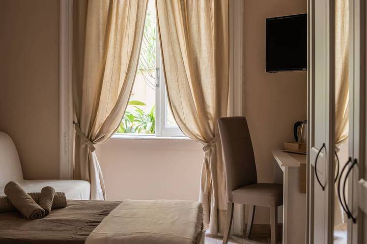 Bed and breakfast for 2 people, with terrace and hot tub in Rome