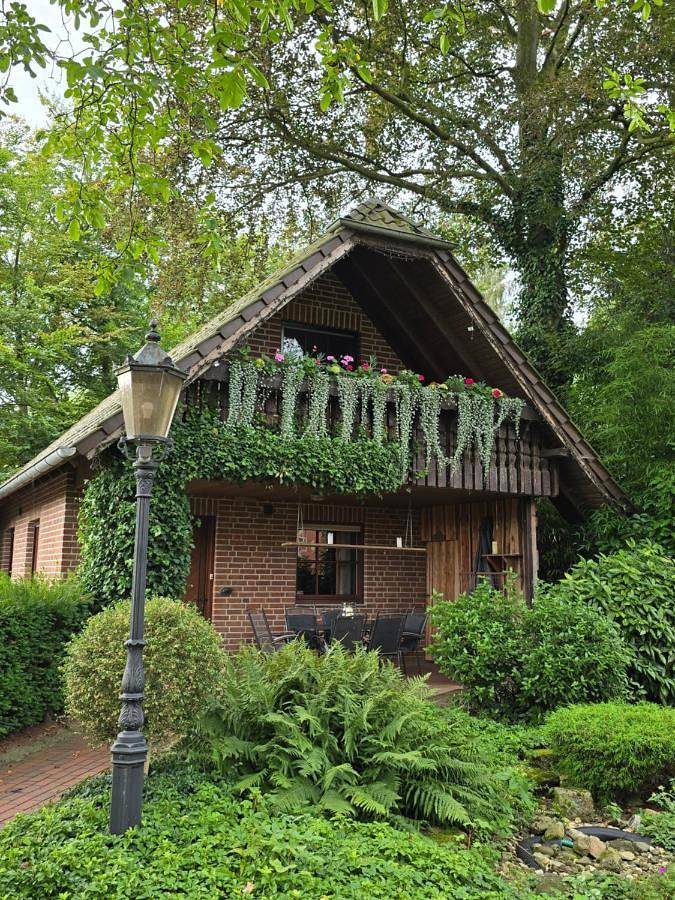 Ferienhaus für 5 Personen, mit Balkon und Terrasse sowie Garten und Ausblick in Borken - 2