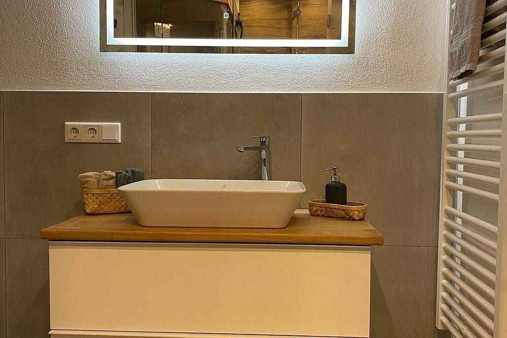 Ganze Wohnung, Moderne Ferienwohnung  im Herzen des Naturpark Spessart mit Sauna und Terrasse in Altenbuch, Spessart-Mainland