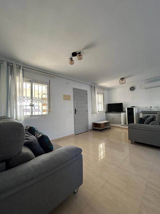 Gîte pour 6 personnes, avec jardin et piscine dans Camposol