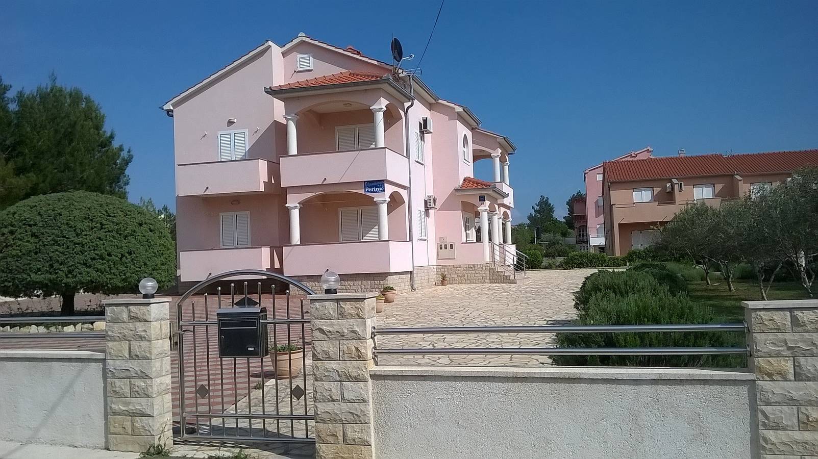 Entire apartment, Two bedroom apartment with terrace Vrsi - Mulo, Zadar A-5860-d in Mulo, Vrsi
