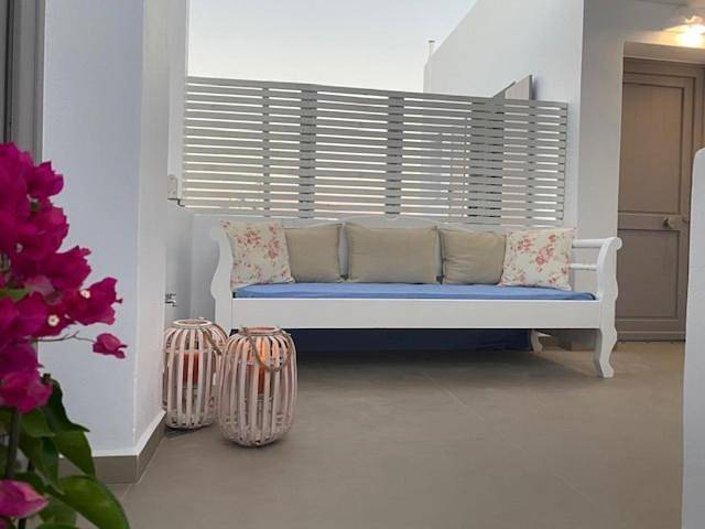 Gîte pour 2 personnes, avec vue ainsi que terrasse et jardin dans Antiparos Ville