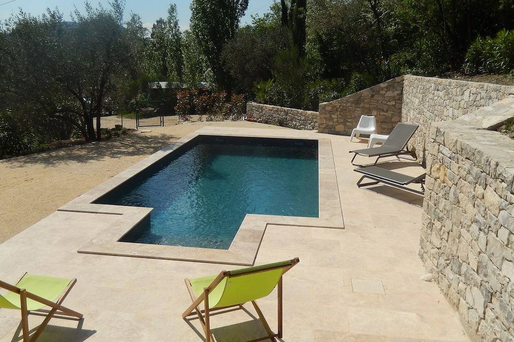 Gite avec piscine et vue sur Rocher Saint Julien in Buis-les-Baronnies, Région de nyons