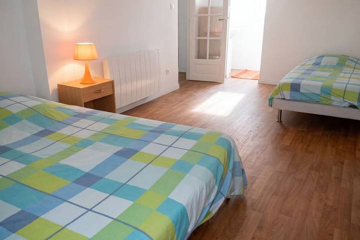 Location de vacances pour 9 personnes, avec terrasse et jardin, animaux acceptés à Montferrat - 2