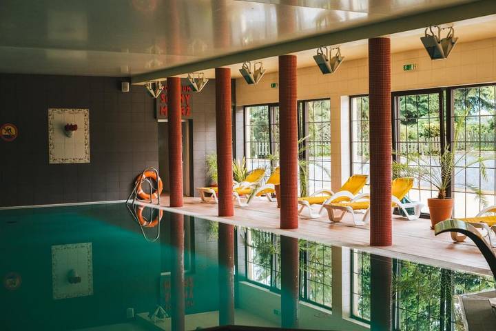 Hotel dla 2 osób, z Jacuzzi i Taras oraz Ogród i Basen w Mysłakowice